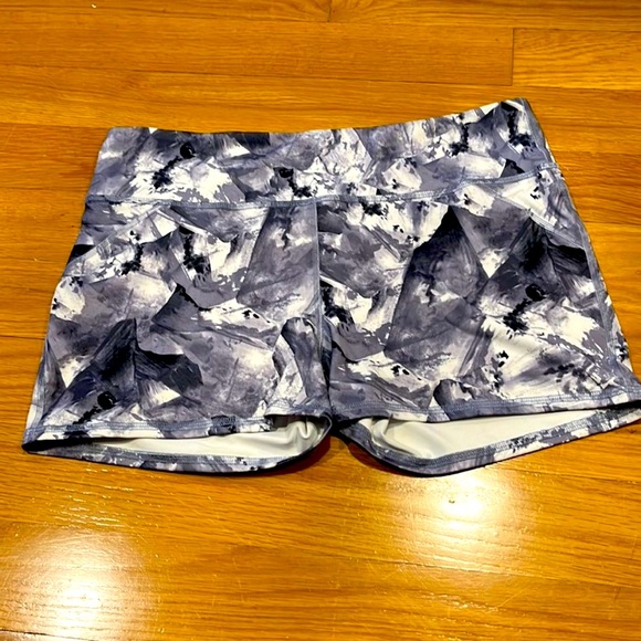 Fabletics Shorts - Picture 5 of 5